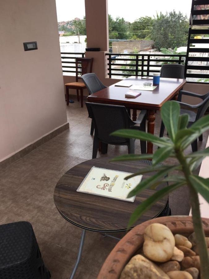 Lee Homestay Hampi Ngoại thất bức ảnh